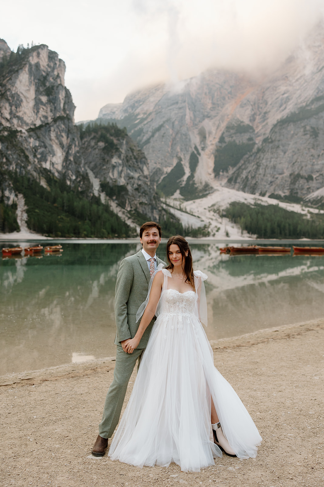 lago di braies elopement in the dolomites